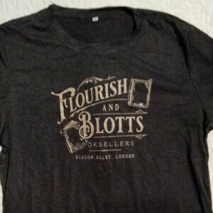 Flourish and Bloots Harry Potter Graphic Back Tee Size 2XL. NWT. Unisex Short